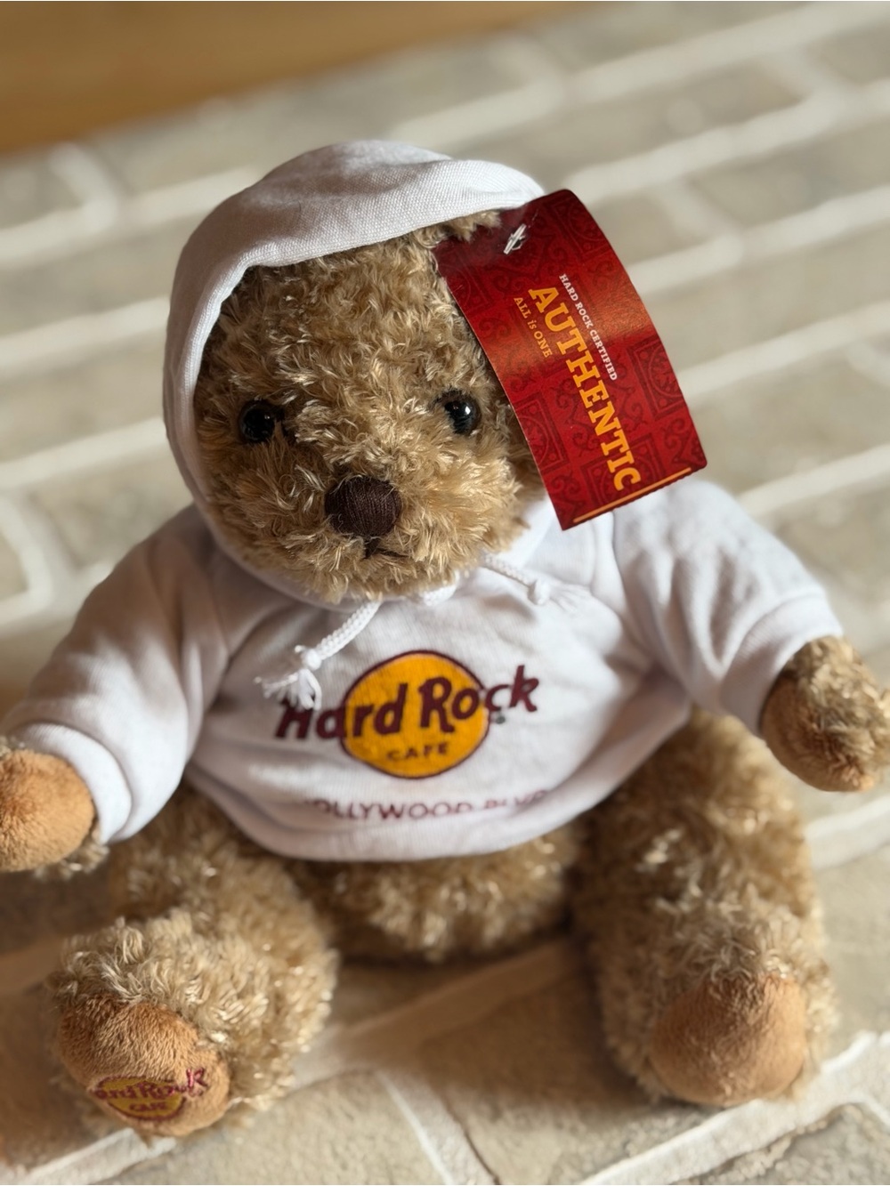 2014 Hard Rock Cafe White Hoodie Bear Plush with Authentic Tag
